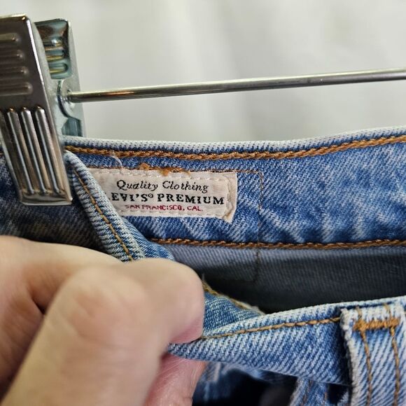 Levi's Light Wash Wedgie Straight Jeans Size 28 - Picture 5 of 10